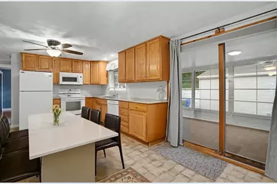 35 Park Forest Rd, Springfield, MA 01118 - Photo 5