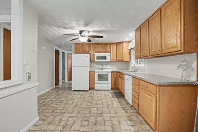 35 Park Forest Rd, Springfield, MA 01118 - Photo 7