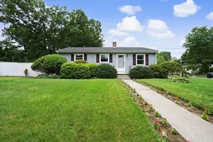 35 Park Forest Rd, Springfield, MA 01118 - Photo 1