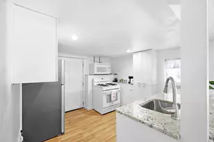 875 Granite St, Braintree, MA 02184 - Photo 3