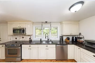 92 Brook St, Hudson, MA 01749 - Photo 13