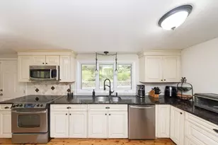 92 Brook St, Hudson, MA 01749 - Photo 13