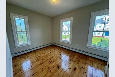37 Oakes Ave, Southbridge, MA 01550 - Photo 25