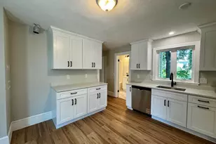 37 Oakes Ave, Southbridge, MA 01550 - Photo 15