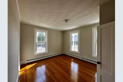 37 Oakes Ave, Southbridge, MA 01550 - Photo 7