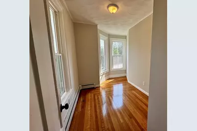 37 Oakes Ave, Southbridge, MA 01550 - Photo 11