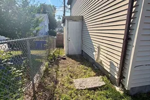 100 Melville St, Fall River, MA 02724 - Photo 17