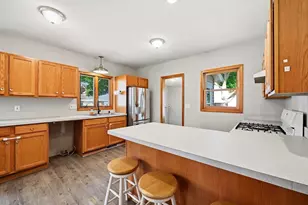 16 Park Pl, East Longmeadow, MA 01028 - Photo 11