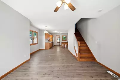 16 Park Pl, East Longmeadow, MA 01028 - Photo 3