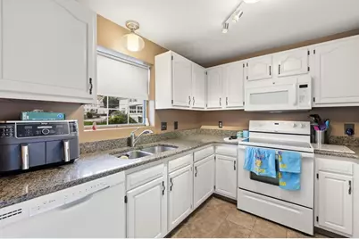 37 Grammont Road, Worcester, MA 01607 - Photo 15