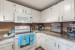 37 Grammont Rd, Worcester, MA 01607 - Photo 13
