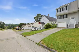 37 Grammont Rd, Worcester, MA 01607 - Photo 3
