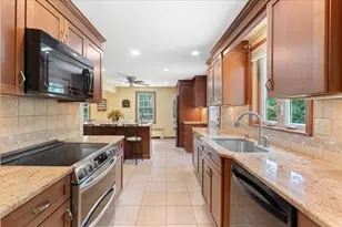 23 Meadowbrook Rd, Raynham, MA 02767 - Photo 9