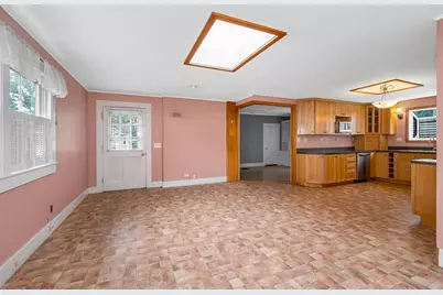 35 Nineteenth Street, Lowell, MA 01850 - Photo 9