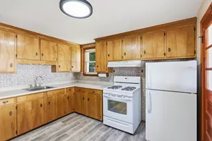 2 Douglas, Lowell, MA 01852 - Photo 9