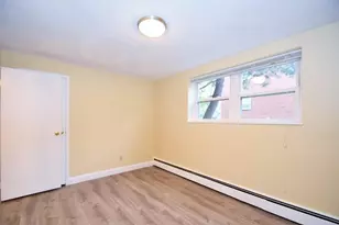 1105 Lexington St, Waltham, MA 02452 - Photo 11