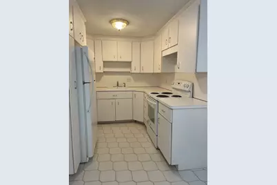 206 Rock St #M5, Norwood, MA 02062 - Photo 3