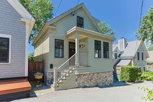 24 Cottage St, Provincetown, MA 02657 - Photo 1