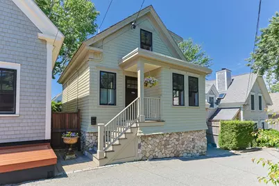 24 Cottage St, Provincetown, MA 02657 - Photo 1