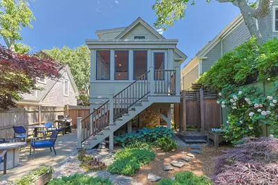 24 Cottage St, Provincetown, MA 02657 - Photo 25