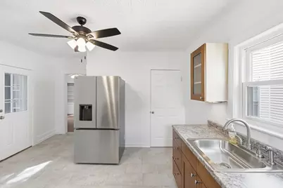 46 Arlington St, Lowell, MA 01854 - Photo 19