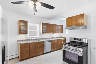 46 Arlington St, Lowell, MA 01854 - Photo 15