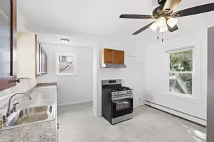 46 Arlington St, Lowell, MA 01854 - Photo 17
