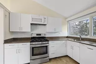 9 Peacock Farm Rd, Lexington, MA 02421 - Photo 5