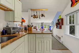 15 Cottage St, Provincetown, MA 02657 - Photo 9