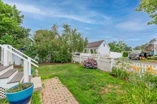 17 Hartz St, Gloucester, MA 01930 - Photo 27