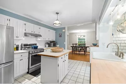 17 Hartz St, Gloucester, MA 01930 - Photo 9