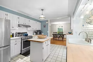 17 Hartz St, Gloucester, MA 01930 - Photo 9