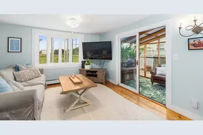 17 Hartz St, Gloucester, MA 01930 - Photo 5