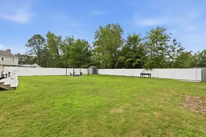 108 Fenway Dr, Springfield, MA 01109 - Photo 3