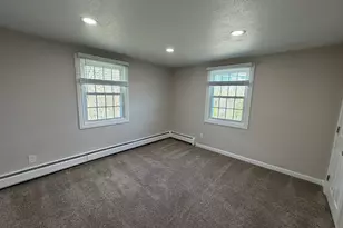 90 Ridgewood Ln, Gardner, MA 01440 - Photo 9