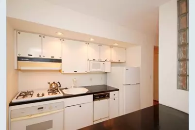 150 Beaconsfield Road #1, Brookline, MA 02445 - Photo 3
