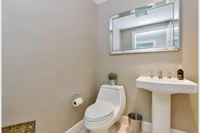 10 Bowdoin St #310, Boston, MA 02114 - Photo 17
