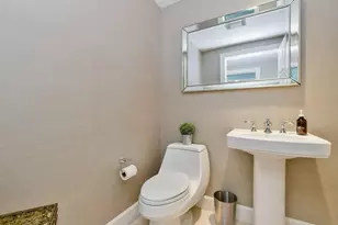 10 Bowdoin St, Boston, MA 02114 - Photo 17
