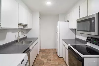 404 Broadway #303, Lynn, MA 01904 - Photo 3