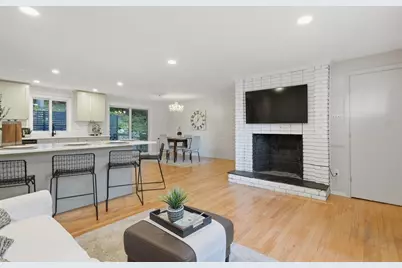 334 Rogers St, Lowell, MA 01852 - Photo 3