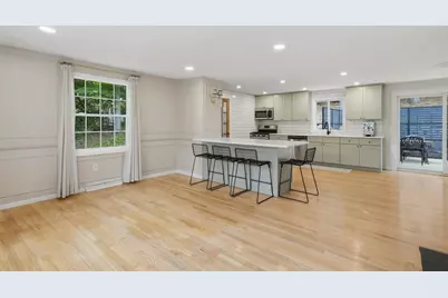 334 Rogers St, Lowell, MA 01852 - Photo 11