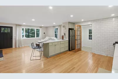 334 Rogers St, Lowell, MA 01852 - Photo 7