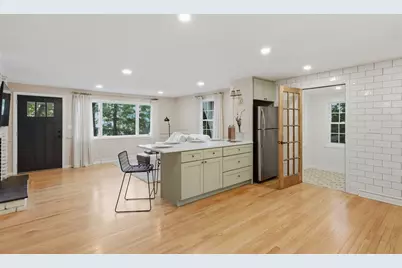 334 Rogers St, Lowell, MA 01852 - Photo 17