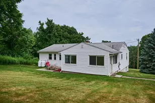 194 Pleasant St, East Longmeadow, MA 01028 - Photo 29