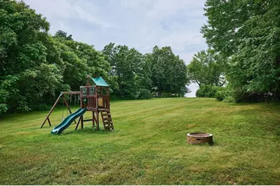 194 Pleasant St, East Longmeadow, MA 01028 - Photo 21