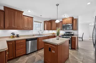 2 Leslie Ct, Rockland, MA 02370 - Photo 7