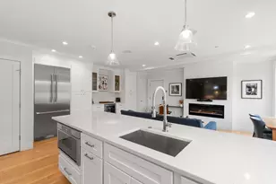 8 Sycamore St, Somerville, MA 02143 - Photo 5