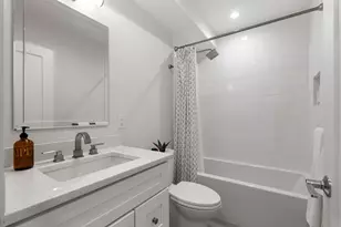 8 Sycamore St, Somerville, MA 02143 - Photo 15