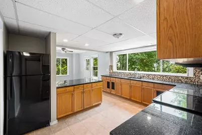 10 Nutting St, Fitchburg, MA 01420 - Photo 17