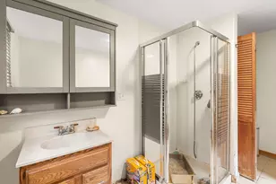 8 Windsor Ln, Gloucester, MA 01930 - Photo 11